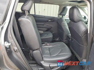 Zdjęcie 11 z 13 samochodu: 2021 TOYOTA HIGHLANDER VIN:5TDGARAH5MS507029 - miniatura