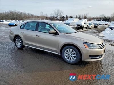 Czwarte zdjęcie samochodu z boku: 2015 VOLKSWAGEN PASSAT S VIN:1VWAT7A3XFC013811 - miniatura