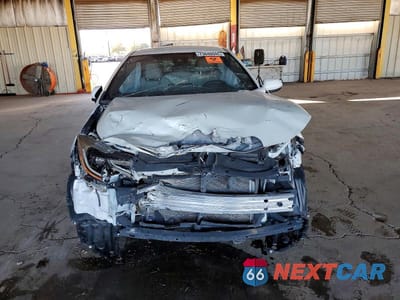 Piąte zdjęcie samochodu w środku: 2019 TOYOTA COROLLA HATCHBACK SE VIN:JTNK4RBE8K3019287 - miniatura