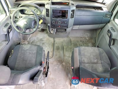 Zdjęcie 8 z 14 samochodu: 2008 DODGE SPRINTER 2500 VIN:WD0PE845X85282948 - miniatura