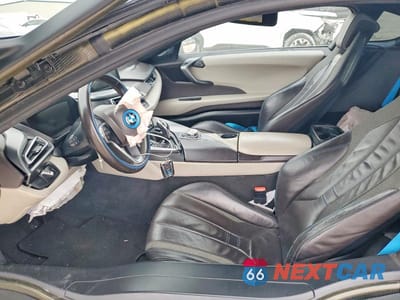 Zdjęcie 7 z 11 samochodu: 2015 BMW I8 VIN:WBY2Z2C56FV674360 - miniatura