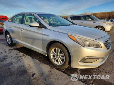 Czwarte zdjęcie samochodu z boku: 2015 HYUNDAI SONATA SE VIN:5NPE24AF9FH049378 - miniatura