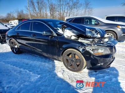 Czwarte zdjęcie samochodu z boku: 2014 MERCEDES-BENZ CLA 250 VIN:WDDSJ4EBXEN044501 - miniatura