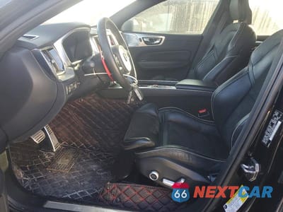 Zdjęcie 7 z 12 samochodu: 2018 VOLVO XC60 T6 R-DESIGN VIN:YV4A22RM7J1025826 - miniatura