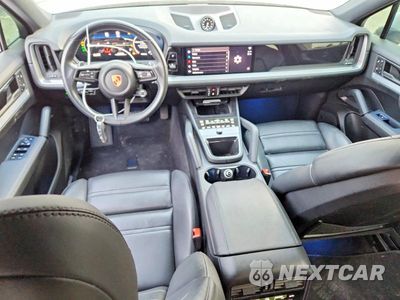 Zdjęcie 8 z 14 samochodu: 2024 PORSCHE CAYENNE COUPE VIN:WP1BA2AY5RDA51083 - miniatura