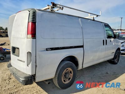 Trzecie zdjęcie samochodu z tyłu: 1999 CHEVROLET EXPRESS G3500 DELIVERY VAN VIN:1GCHG35R3X1018102 - miniatura