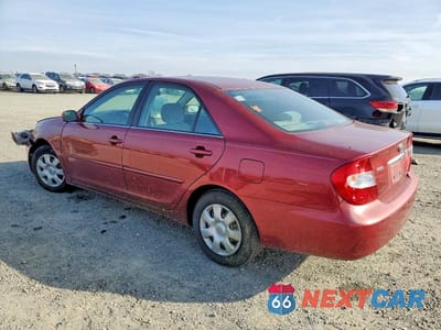Drugie zdjęcie samochodu z przodu: 2002 TOYOTA CAMRY LE VIN:JTDBE32K720093483 - miniatura