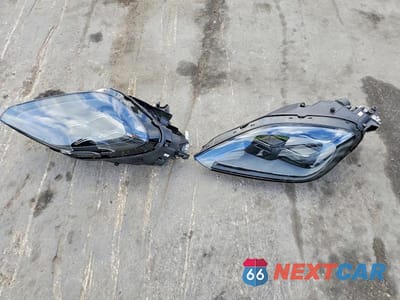 Zdjęcie 13 z 14 samochodu: 2025 PORSCHE CAYENNE COUPE VIN:WP1BA2AY6SDA33035 - miniatura