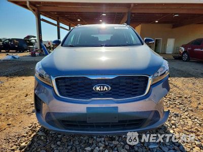 Piąte zdjęcie samochodu w środku: 2019 KIA SORENTO LX VIN:5XYPG4A50KG599619 - miniatura
