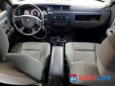 Zdjęcie 8 z 13 samochodu: 2011 DODGE DAKOTA SLT VIN:1D7RE3GK1BS606325 - miniatura