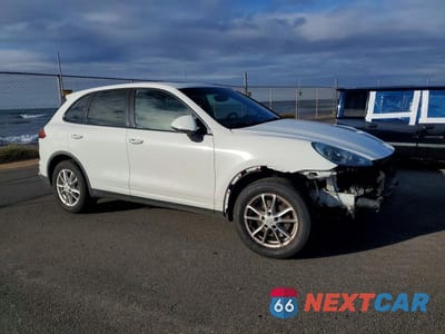 Czwarte zdjęcie samochodu z boku: 2016 PORSCHE CAYENNE VIN:WP1AA2A21GLA11612 - miniatura