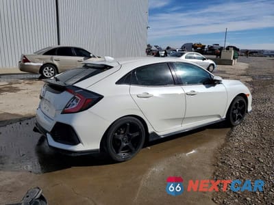 Trzecie zdjęcie samochodu z tyłu: 2019 HONDA CIVIC SPORT TOURING VIN:SHHFK7H97KU400916 - miniatura
