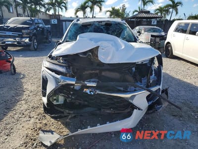 Piąte zdjęcie samochodu w środku: 2025 CHEVROLET TRAX 1LT VIN:KL77LHEP1SC193168 - miniatura