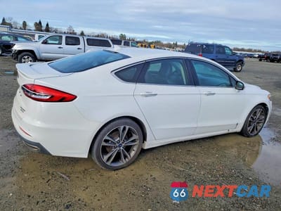 Trzecie zdjęcie samochodu z tyłu: 2019 FORD FUSION TITANIUM VIN:3FA6P0K92KR270910 - miniatura