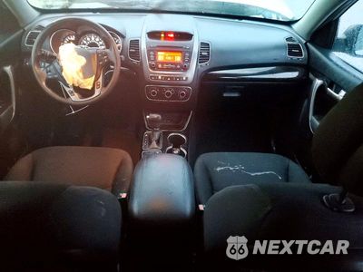 Zdjęcie 8 z 14 samochodu: 2015 KIA SORENTO LX VIN:5XYKT4A74FG589608 - miniatura