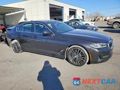 Czwarte zdjęcie samochodu z boku: 2021 BMW 530 XI VIN:WBA13BJ03MCF31090 - miniatura
