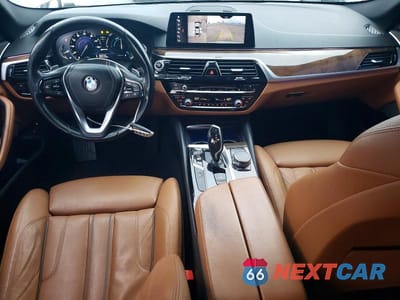 Zdjęcie 8 z 12 samochodu: 2018 BMW 530E VIN:WBAJA9C51JB033458 - miniatura