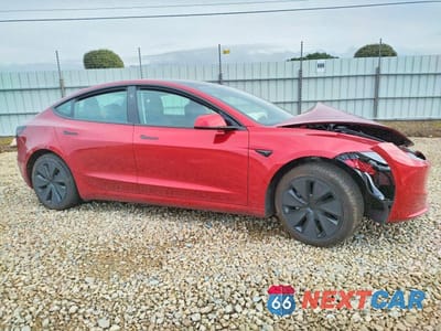 Czwarte zdjęcie samochodu z boku: 2025 TESLA MODEL 3 VIN:5YJ3E1EA2SF991289 - miniatura