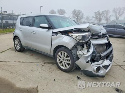 Czwarte zdjęcie samochodu z boku: 2018 KIA SOUL + VIN:KNDJP3A54J7532825 - miniatura