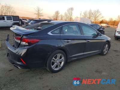 Trzecie zdjęcie samochodu z tyłu: 2018 HYUNDAI SONATA SPORT VIN:5NPE34AF9JH668150 - miniatura