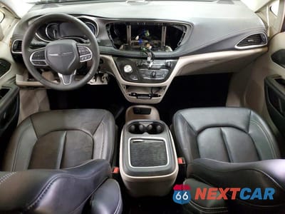 Zdjęcie 8 z 12 samochodu: 2024 CHRYSLER PACIFICA HYBRID SELECT VIN:2C4RC1S74RR130607 - miniatura