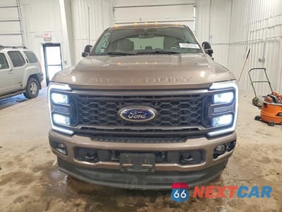 Piąte zdjęcie samochodu w środku: 2023 FORD F250 SUPER DUTY VIN:1FT8W2BN8PEC25124 - miniatura