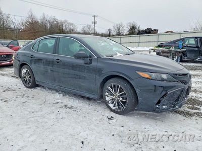 Czwarte zdjęcie samochodu z boku: 2021 TOYOTA CAMRY SE VIN:4T1G11AK5MU463375 - miniatura