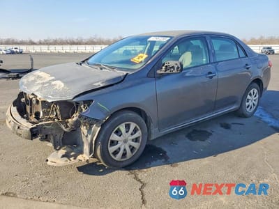 2010 TOYOTA COROLLA BASE 2T1BU4EE2AC398585 - główne zdjęcie licytacji z USA - miniatura
