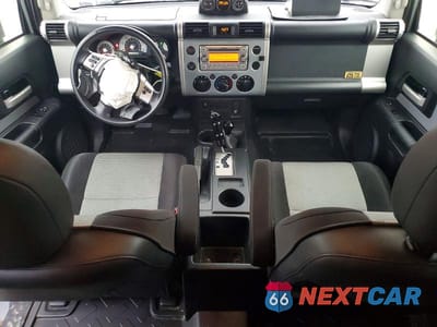 Zdjęcie 8 z 11 samochodu: 2013 TOYOTA FJ CRUISER VIN:JTEBU4BF7DK159058 - miniatura