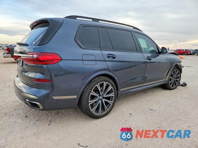 Trzecie zdjęcie samochodu z tyłu: 2022 BMW X7 M50I VIN:5UXCX6C09N9K08967 - miniatura