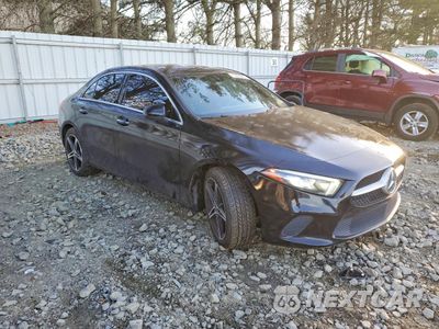 Czwarte zdjęcie samochodu z boku: 2019 MERCEDES-BENZ A 220 4MATIC VIN:WDD3G4FB8KW028515 - miniatura