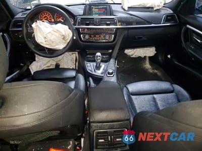 Zdjęcie 8 z 14 samochodu: 2018 BMW 330 XI VIN:WBA8D9G54JNU70479 - miniatura