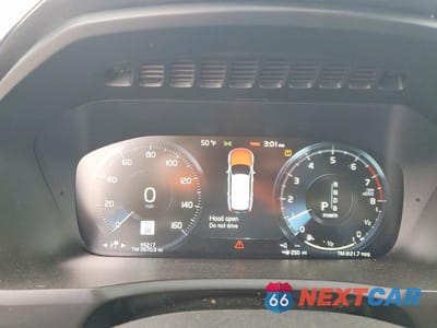 Zdjęcie 9 z 12 samochodu: 2017 VOLVO XC90 T8 VIN:YV4BC0ZX4H1130799 - miniatura