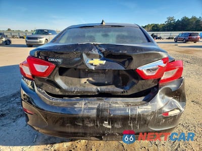 Zdjęcie 6 z 11 samochodu: 2017 CHEVROLET CRUZE LS VIN:1G1BC5SM4H7210559 - miniatura