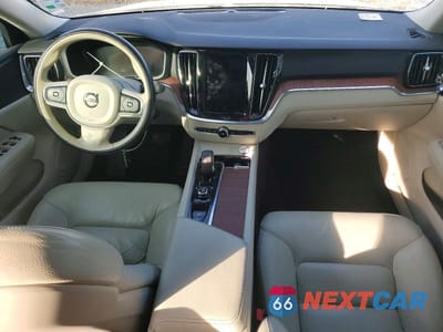 Zdjęcie 8 z 12 samochodu: 2022 VOLVO S60 B5 MOMENTUM VIN:7JRL12FZ9NG154167 - miniatura