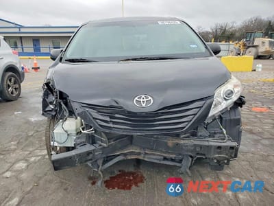 Piąte zdjęcie samochodu w środku: 2017 TOYOTA SIENNA VIN:5TDZZ3DC3HS770964 - miniatura
