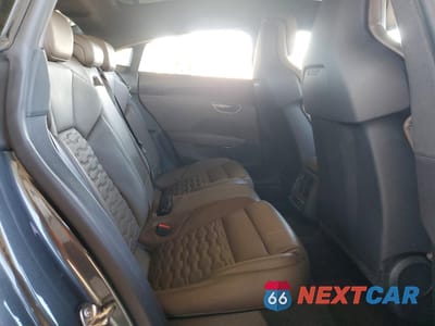 Zdjęcie 10 z 12 samochodu: 2024 AUDI RS E-TRON GT VIN:WAUBHBFW1R7900657 - miniatura