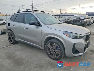 Czwarte zdjęcie samochodu z boku: 2024 BMW X1 M35I VIN:WBX13EF04R5Z81937 - miniatura