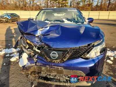 Piąte zdjęcie samochodu w środku: 2019 NISSAN ROGUE SPORT S VIN:JN1BJ1CR2KW324995 - miniatura