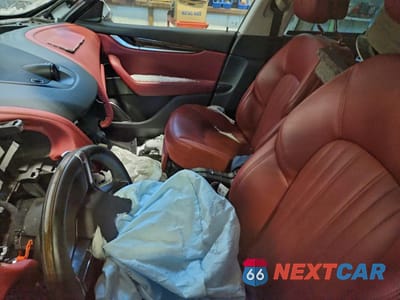 Zdjęcie 7 z 12 samochodu: 2021 MASERATI LEVANTE LUXURY VIN:ZN661XULXMX199337 - miniatura