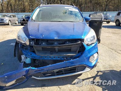 Piąte zdjęcie samochodu w środku: 2018 FORD ESCAPE SE VIN:1FMCU9GD7JUD57275 - miniatura