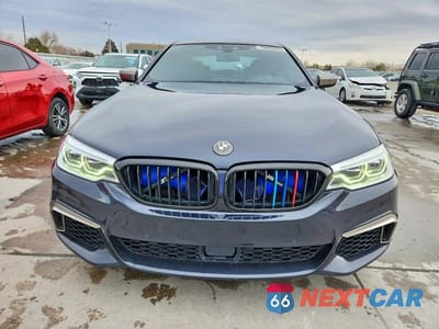 Piąte zdjęcie samochodu w środku: 2020 BMW M550XI VIN:WBAJS7C04LBN96562 - miniatura