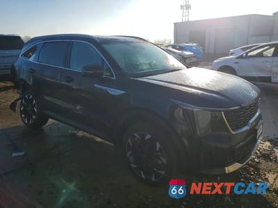 Czwarte zdjęcie samochodu z boku: 2025 KIA SORENTO EX VIN:5XYRHDJF0SG367536 - miniatura