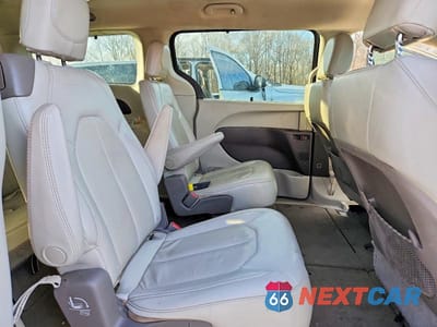 Zdjęcie 11 z 12 samochodu: 2020 CHRYSLER PACIFICA TOURING L VIN:2C4RC1BG5LR115735 - miniatura