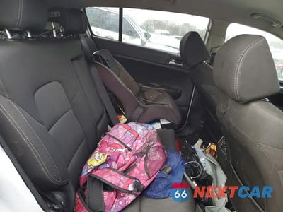 Zdjęcie 10 z 12 samochodu: 2020 KIA SPORTAGE LX VIN:KNDPM3AC0L7628889 - miniatura