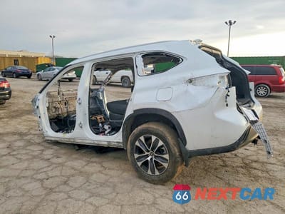 Drugie zdjęcie samochodu z przodu: 2023 TOYOTA HIGHLANDER XLE VIN:5TDKDRBH0PS038047 - miniatura