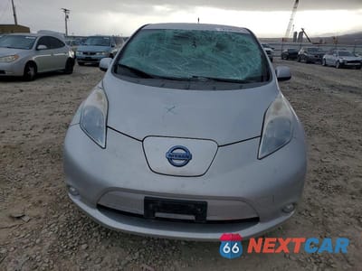 Piąte zdjęcie samochodu w środku: 2014 NISSAN LEAF S VIN:1N4AZ0CP9EC338673 - miniatura