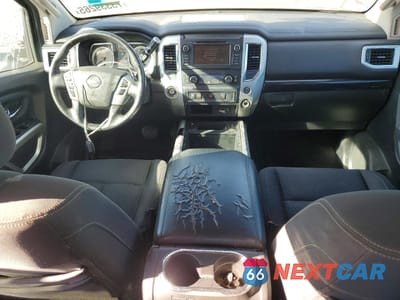 Zdjęcie 8 z 12 samochodu: 2019 NISSAN TITAN 2WD V8 CREW CAB 5.6L SV VIN:1N6AA1E68KN503606 - miniatura