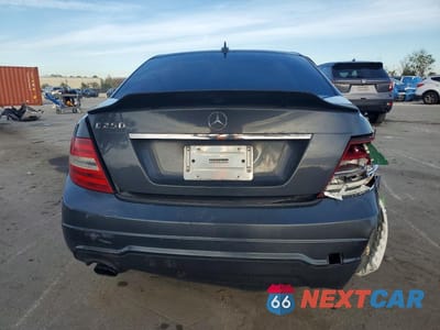 Zdjęcie 6 z 11 samochodu: 2013 MERCEDES-BENZ C 250 VIN:WDDGF4HB7DR257450 - miniatura
