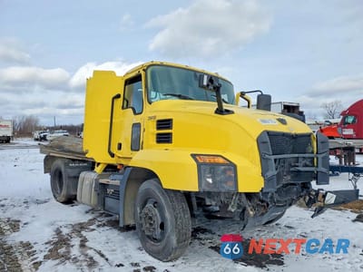 2025 MACK ANTHEM SEMI TRUCK 1M1AN4GY1SM051804 - główne zdjęcie licytacji z USA - miniatura